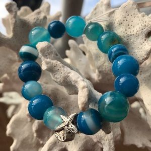 Beachy Caribbean dyed blue striped agate bracelet